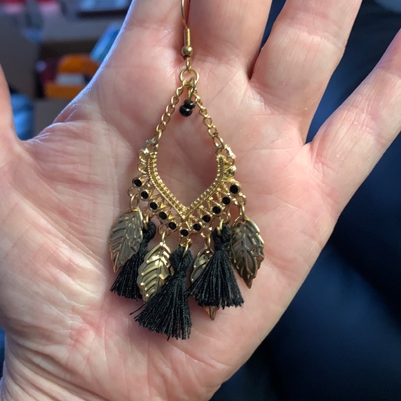 🦩SALE PICK 4 for $20 Long Gold Black Leaf Color Boho Gypsy Earrings - Picture 4 of 4